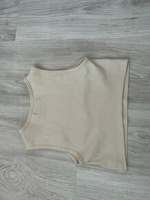 Crop topy Bershka od 3 eur za kus - 7