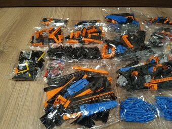 LEGO Technic Pretekárske auto McLaren Formula 1™ 42141 - 7