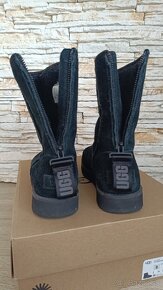 Ugg W Classic Short Logo Zip 38/39 - 7