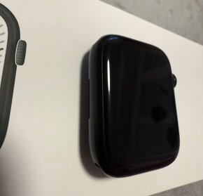 Apple Watch Series 7 45 mm Zelený hliník+ remienky- top stav - 7