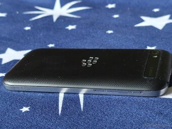 Predám BlackBerry classic top stav ako nový malo používaný o - 7