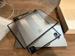 Apple MacBook Pro M2 16" - 7