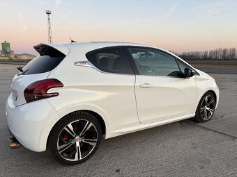 Peugeot 208 GTi - 7