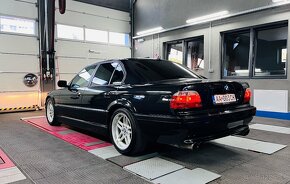 BMW Rad 7 740 i E38, Originál fabrický M-Paket - 7