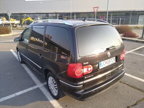 VW Sharan 1. 85kw  7miest rv.2004 - 7