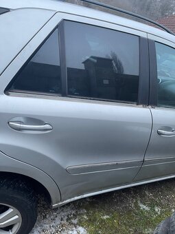 Mercedes ml w164 ml 280 320 350 dvere kapota blatniky - 7