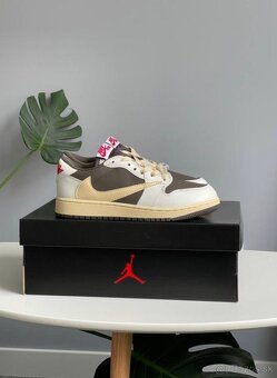 Nike Air Jordan 1 Low OG x Travis Scott “Reverse Mocha” - 7