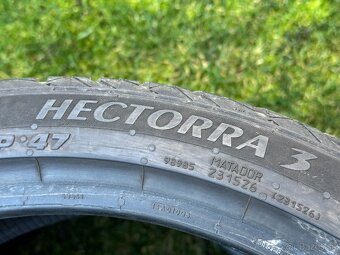 245/35 R19 - 7