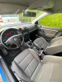 Predám modrý šíp:Volkswagen golf V 2.0 TDI - 7