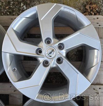 ORIGINÁL NISSAN HLINÍKOVÉ DISKY 5x114,3 R17 - 7