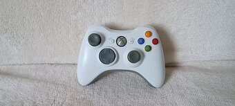 Rozpredám xbox360 slim S/E - 7