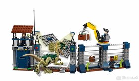 Lego Jurassic World 75931 Útok Dilophosaura na strážne stano - 7