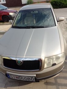 Škoda Superb 1.8 benzín - 7