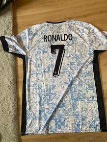 Dres Ronaldo - 7