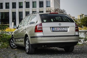 Škoda Octavia Combi 2.0 TDI Elegance DSG - 7