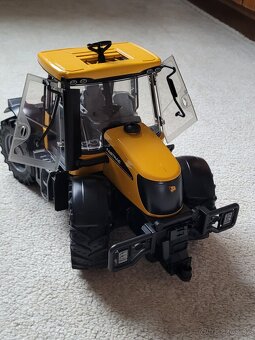 Bruder traktor JCB Fastrac - 7