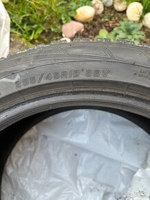 zimne pneumatiky 235/45 r18 - 7