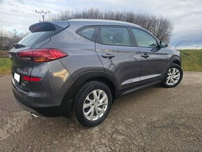 Hyundai Tucson 1.6 CRDi Automat 4WD - 7