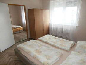 Dvojpodlažný apartmánový rodinný dom - Veľký Meder - 7