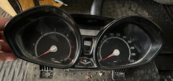 Vsetko komplet za 100e Ford Fiesta MK7 1.4 TDCI - 7