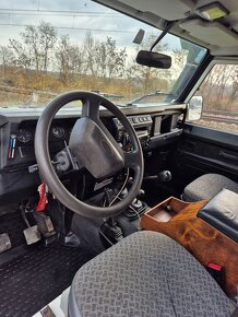 LAND ROVER DEFENDER 110 TD5 - 7