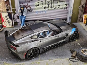 Chevrolet Corvette C7 1:18 GT Spirit - 7