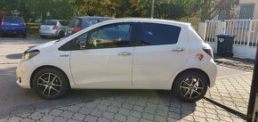 Yaris toyota 1,33 73kw 99ps biela zachovale auto - 7