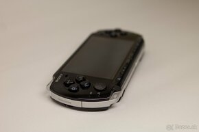 PSP 3000 piano black - 7