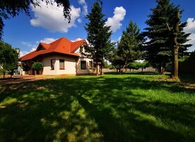 NA PREDAJ velký posch. 5 izb. RD na 18 ár.pozemku, pri NZ. - 7