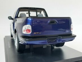 1:18 - Ford F-150 SVT Lightning (2003) - DNA Models - 1:18 - 7