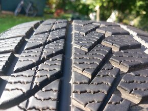 225/35 r19  zimne pneumatiky - 7