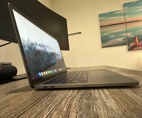 Macbook Pro 13" 2018 TouchBar Space Gray - 7