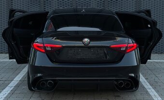 Alfa Romeo Giulia 2.9 Twin Turbo V6 510 AT QV - 7