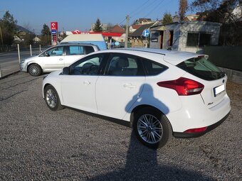 FORD FOCUS 1.0i  HATCHBACK  5 DV. - 7