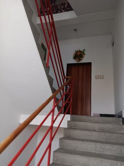 PREDAJ-3-5 iz.byt  125m2 v RD+ pozemok+balkon-centrum mesta - 7