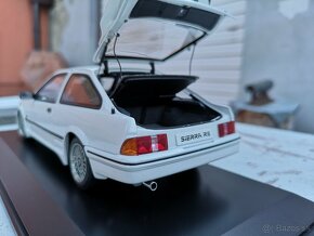 Ford Sierra Cosworth 1:18 AutoArt - 7