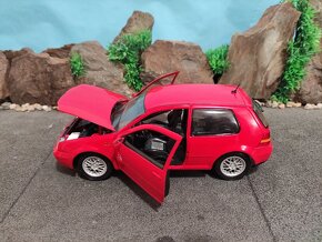 prodám model 1:18 volkswagen golf IV GTi - 7