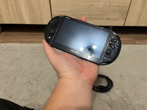 P: PlayStation VITA Slim (FLASH) + 64GB karta plná hier - 7