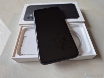 Predám iPhone 11 Black 64GB - 7