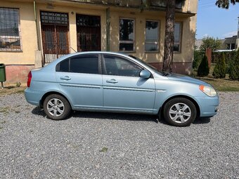 Predám HYUNDAI ACCENT SEDAN 71,3KW Manuál - 7