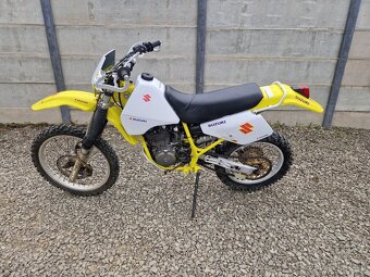 Suzuki DR 350 - 7