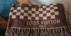 Krásne šatky Louis Vuitton aj na pláž - 7