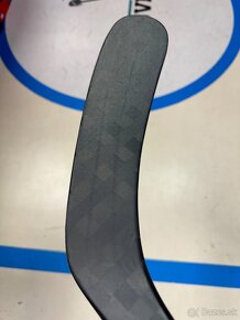 UPLNE NOVA PROFI HOKEJKA CCM JETSPEED FT4 PRAVACKA - 7