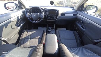 Mitsubishi Outlander  2,2 DI-D  4WD  CVT  EDITION 100 - 7