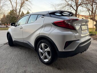 Toyota C-HR Hybrid 1.8 rv.2019 - 7