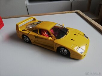 1:18 FERRARI F40  +F40 1:24 - 7