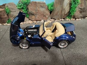 Prodám model 1:18 Wiesmann Roadster MF3 - 7