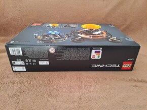 LEGO Technic 42179 Planéta Zem a Mesiac na obežnej dráhe - 7