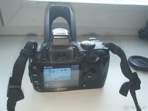 Nikon D40 18-55mm AF-S Statív brašna baterka nabíjačka - 7