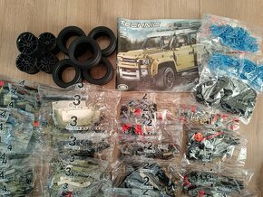 LEGO Land Rover Defender 42110 - 7